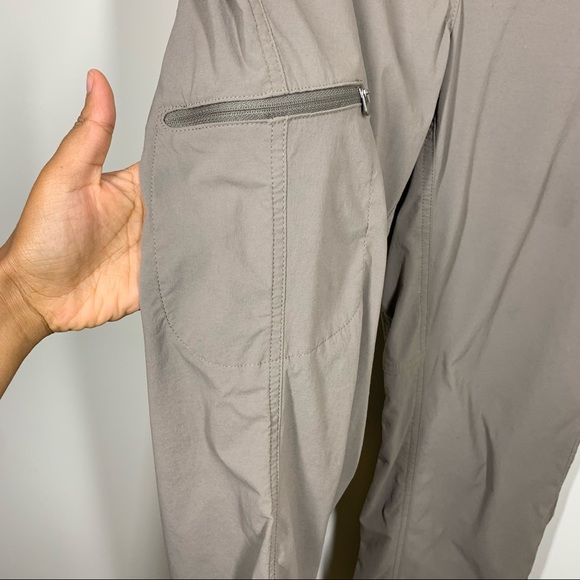 L.L.Bean Hiking Cropped Pants Petite Size 10 - Picture 7 of 9